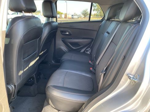 Used 2017 Chevrolet Trax LT w/ LT Convenience Package image 22
