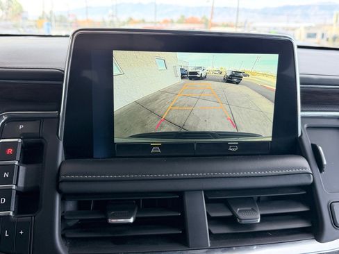 Used 2023 Chevrolet Suburban Premier image 11