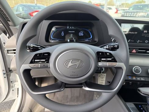 New 2026 Hyundai Elantra SE image 21