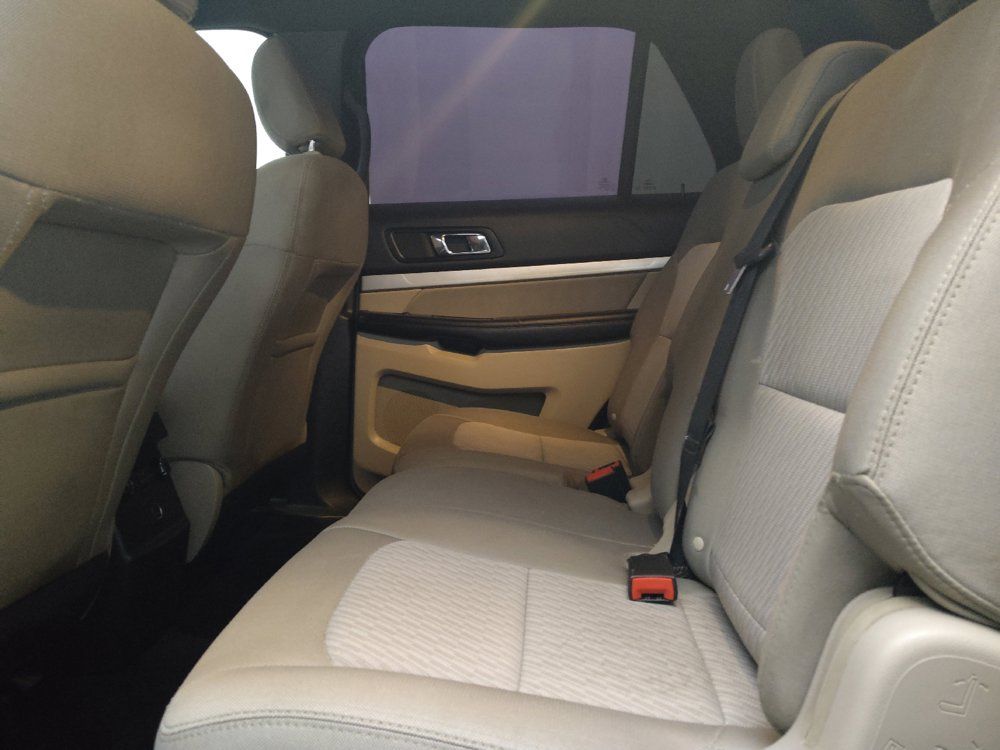 Used 2018 Ford Explorer FWD image 18