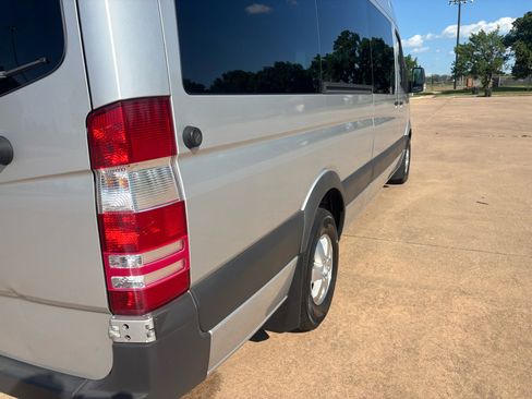 Used 2007 Dodge Sprinter 2500 w/ Cooling Group image 43
