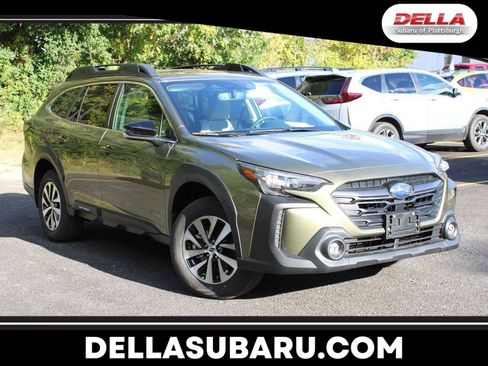 Used 2025 Subaru Outback Premium image 1