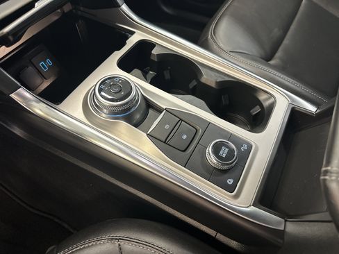 Used 2023 Ford Explorer XLT w/ Equipment Group 202A image 31