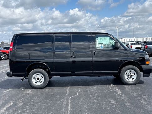 New 2026 GMC Savana 2500 w/ Driver Convenience Package image 9