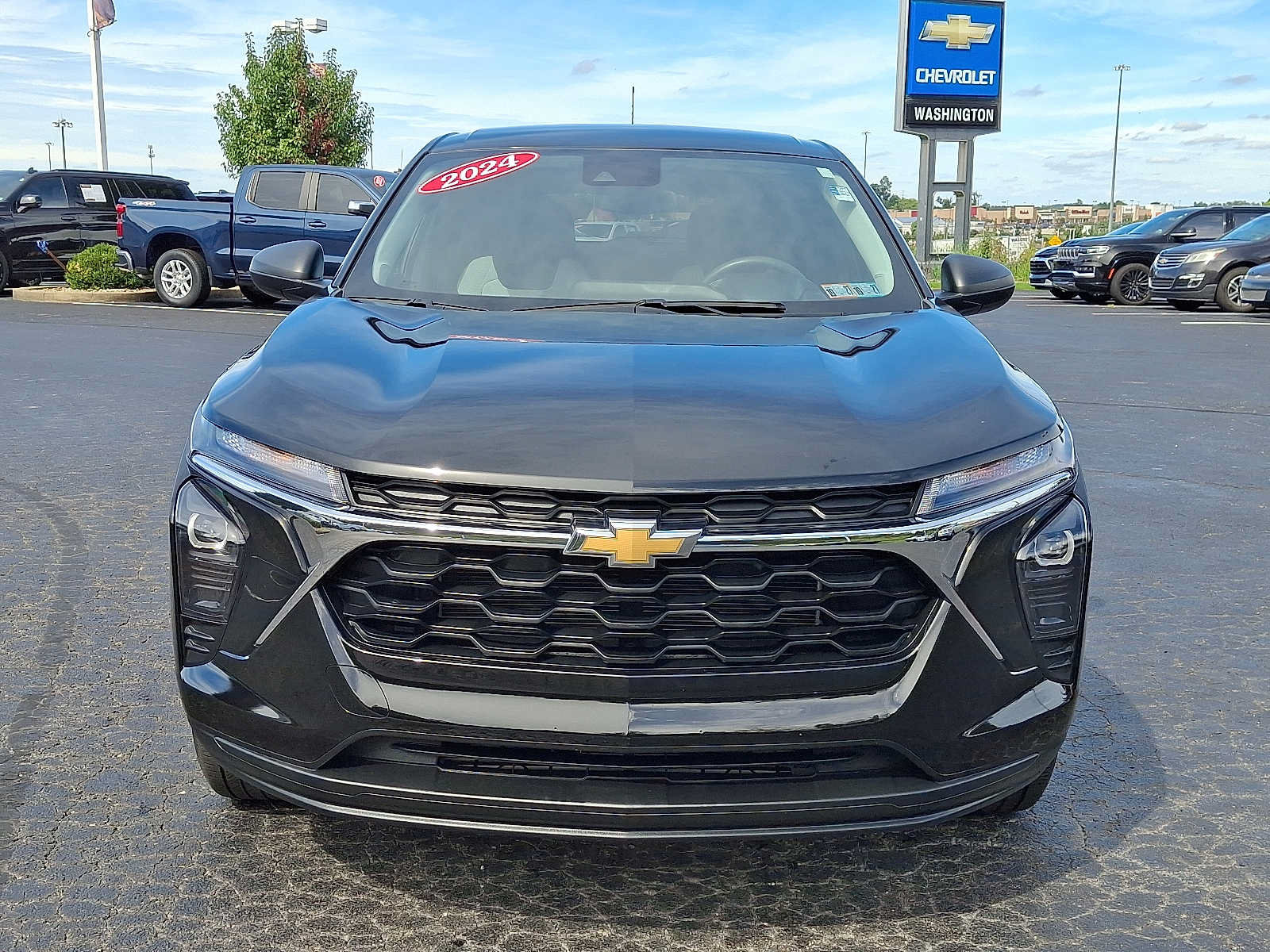 Used 2024 Chevrolet Trax LS FWD image 2