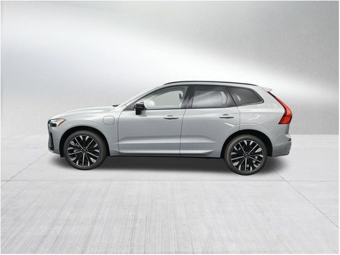 New 2026 Volvo XC60 T8 Ultra w/ Protection Package Premier AWD/4WD image 2