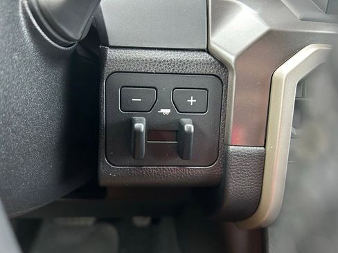 Used 2024 Toyota Tacoma SR5 w/ SR5 Upgrade Package RWD image 28