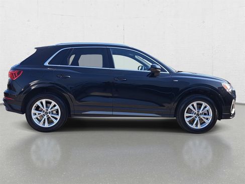 Certified 2025 Audi Q3 2.0T Premium w/ Convenience Package image 4