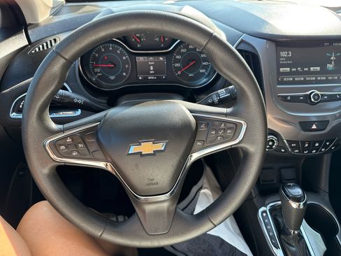 Used 2017 Chevrolet Cruze LT w/ Convenience Package image 16