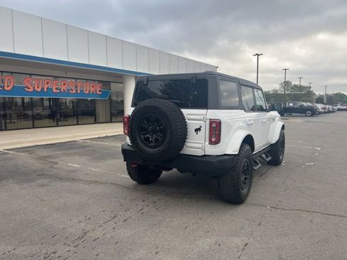 Used 2022 Ford Bronco Wildtrak image 4