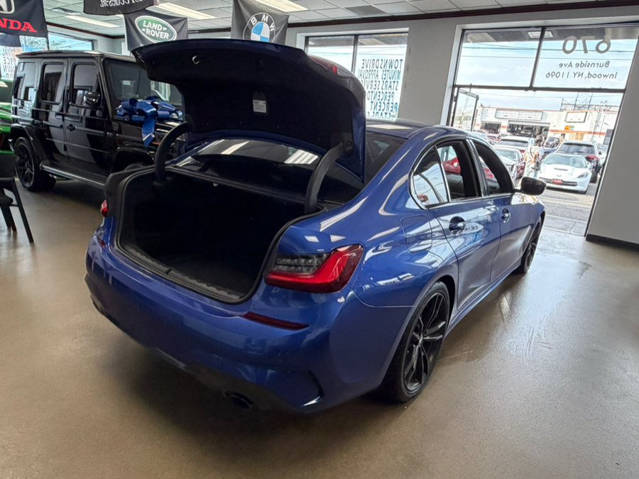 Used 2022 BMW 330i Sedan w/ M Sport Package RWD image 19