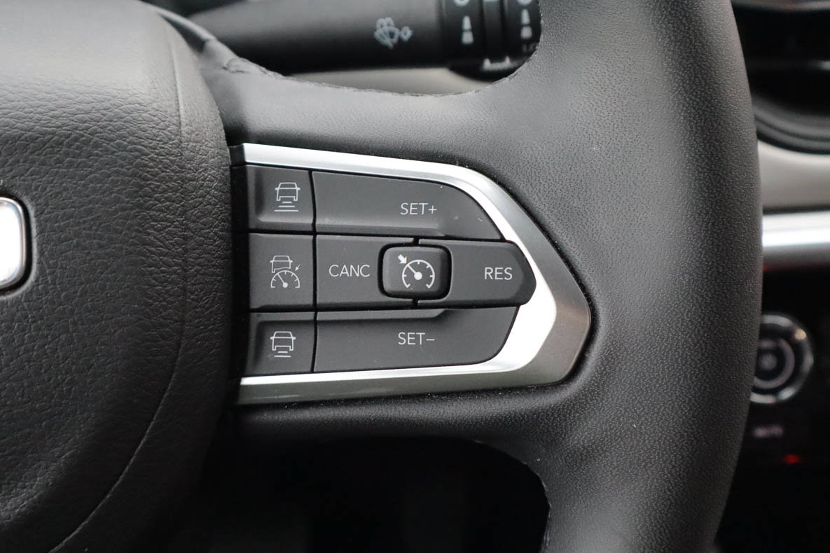Used 2025 Jeep Compass Limited AWD/4WD image 24