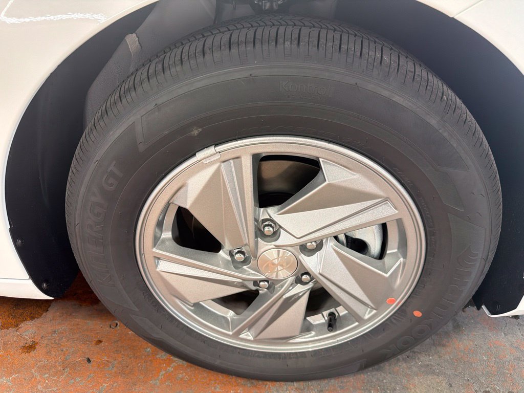 New 2026 Hyundai Elantra SE FWD image 10