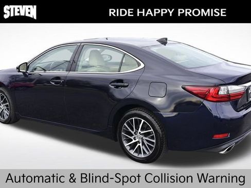 Used 2018 Lexus ES 350 w/ Luxury Package w/Wood Trim image 3