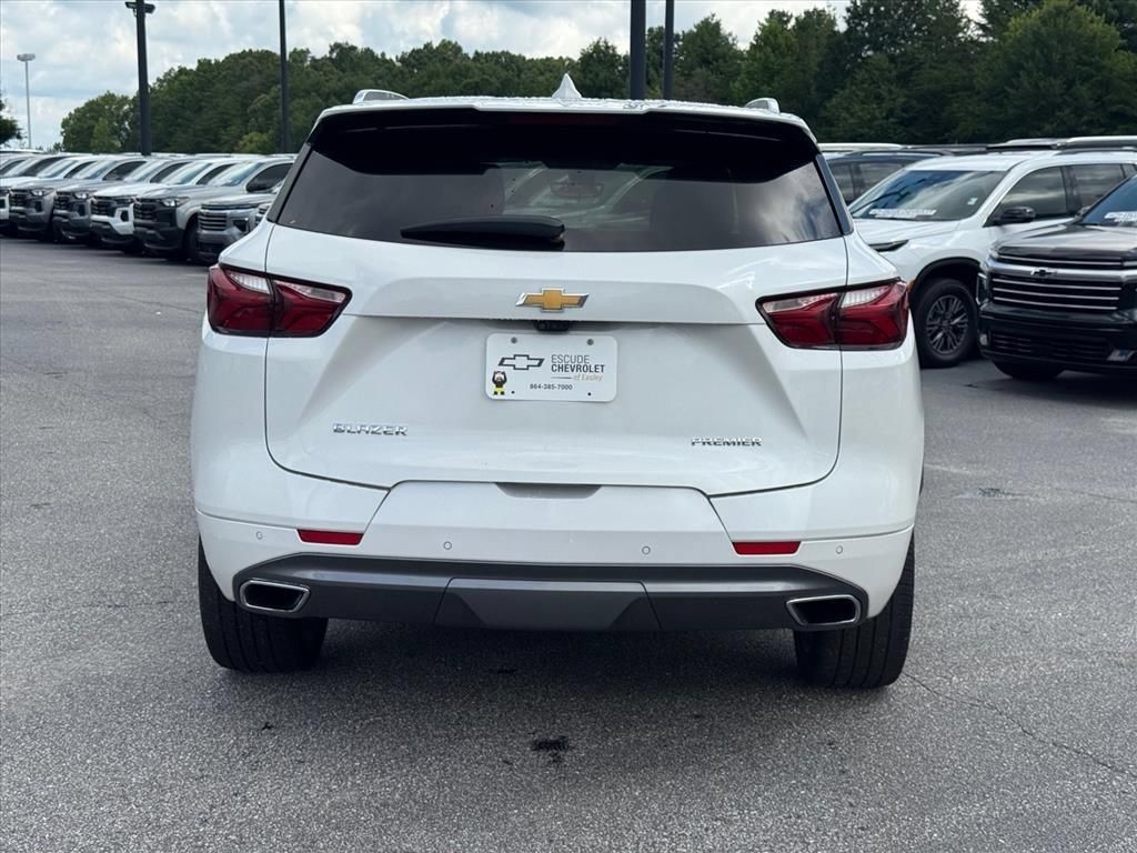 Used 2020 Chevrolet Blazer Premier w/ Driver Confidence II Package FWD image 4