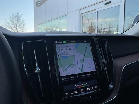 Certified 2023 Volvo XC60 B5 Plus image 19