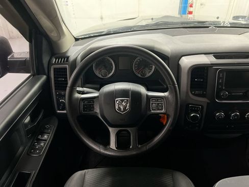 Used 2018 RAM 1500 Express w/ Express Value Package AWD/4WD image 11
