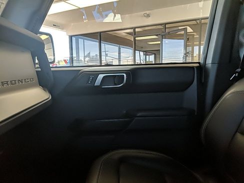 Used 2025 Ford Bronco Outer Banks image 23