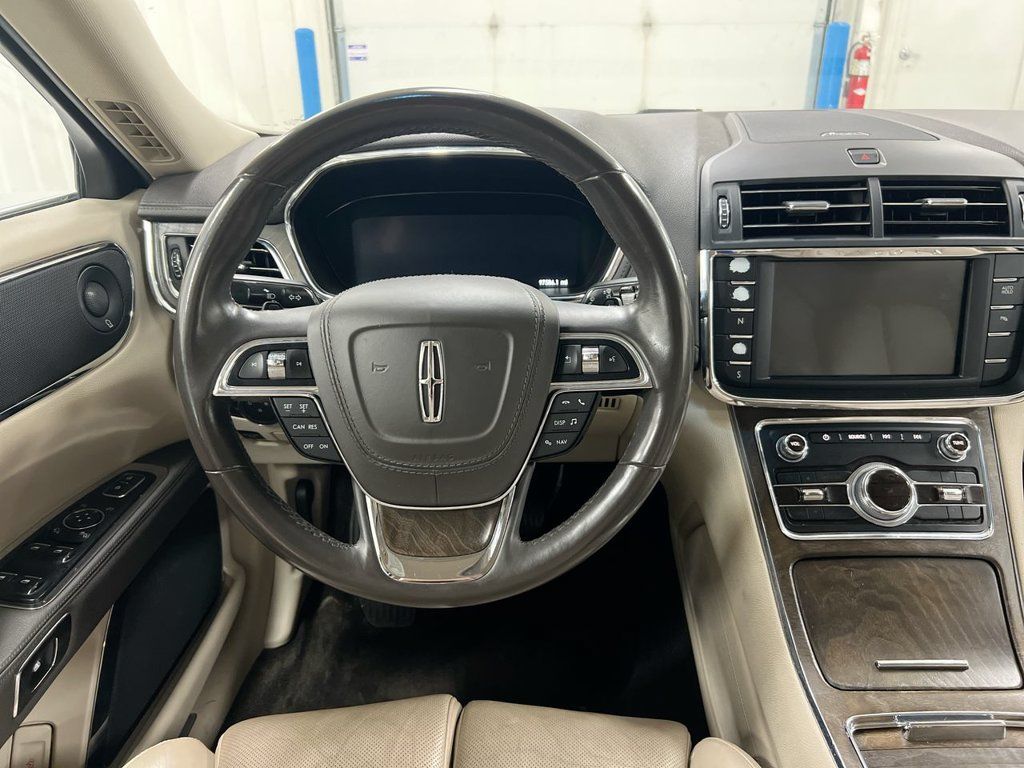 Used 2017 Lincoln Continental Select AWD/4WD image 11