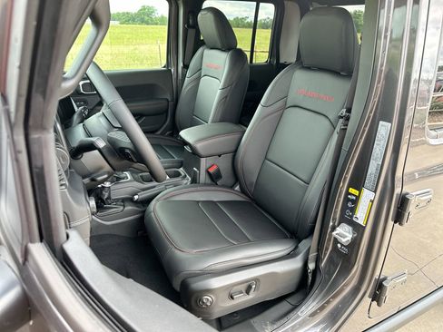 New 2025 Jeep Gladiator Rubicon w/ Safety Group image 16