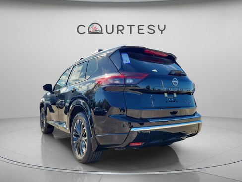 New 2026 Nissan Rogue Platinum image 2