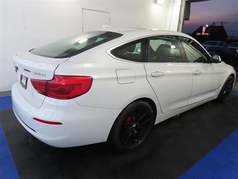 Used 2017 BMW 340i Gran Turismo xDrive image 16