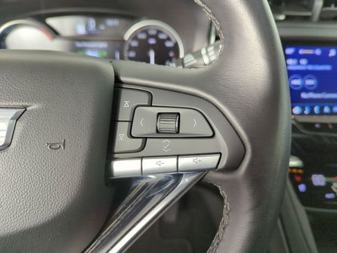 Used 2025 Cadillac XT6 Premium Luxury AWD/4WD image 22