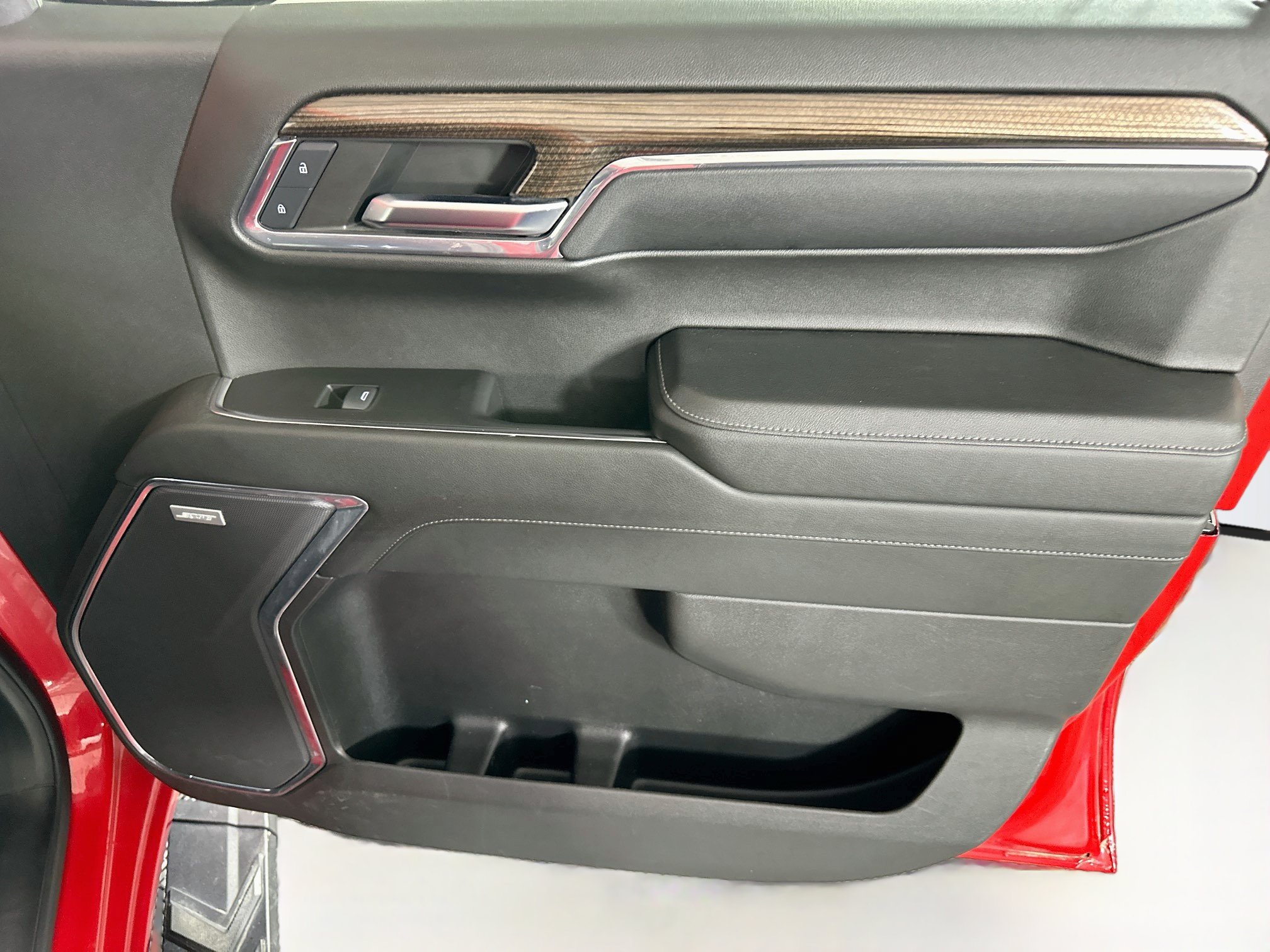Used 2024 Chevrolet Silverado 1500 LT Trail Boss w/ Convenience Package II AWD/4WD image 31