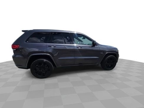 Used 2017 Jeep Grand Cherokee Altitude RWD image 9