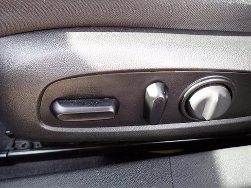 Used 2021 Chevrolet Malibu LT w/ Midnight Edition image 11