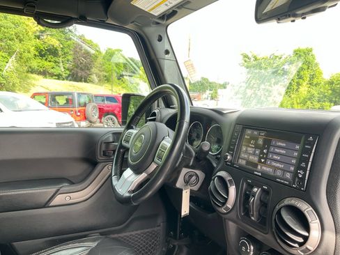 Used 2018 Jeep Wrangler Unlimited Sport AWD/4WD image 16