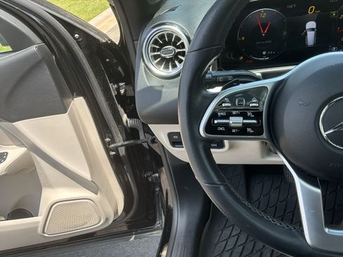Used 2022 Mercedes-Benz GLB 250 4MATIC image 19