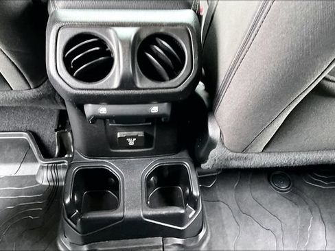 Used 2020 Jeep Wrangler Unlimited Sahara AWD/4WD image 10