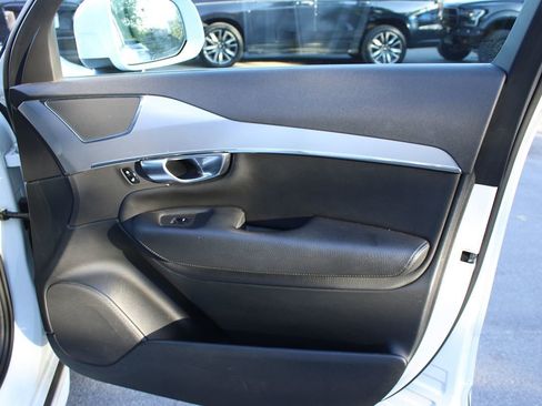 Used 2018 Volvo XC90 T5 Momentum w/ Convenience Package FWD image 25