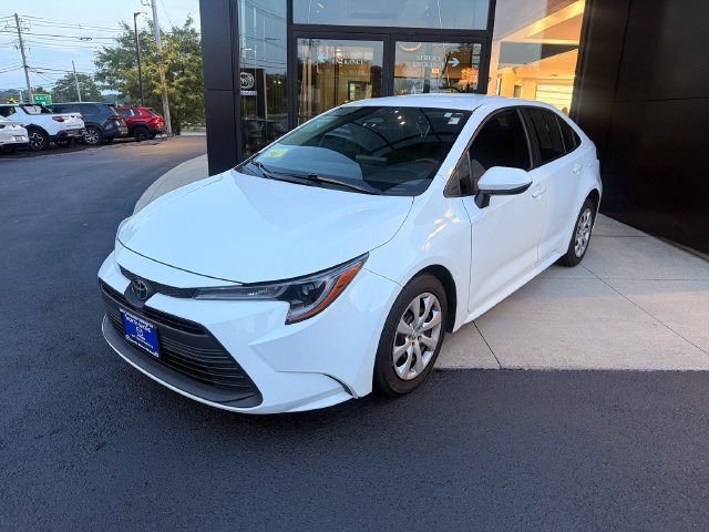 Used 2024 Toyota Corolla LE FWD image 2