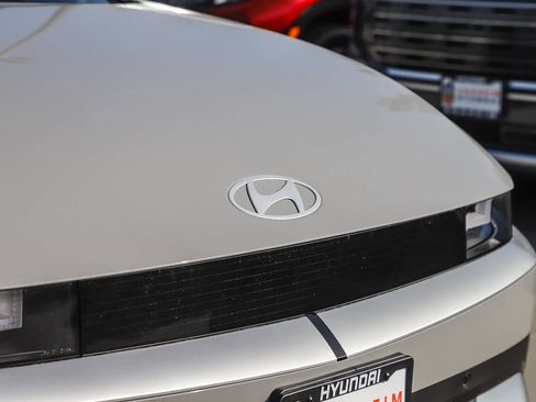 New 2026 Hyundai Ioniq 5 SEL image 5