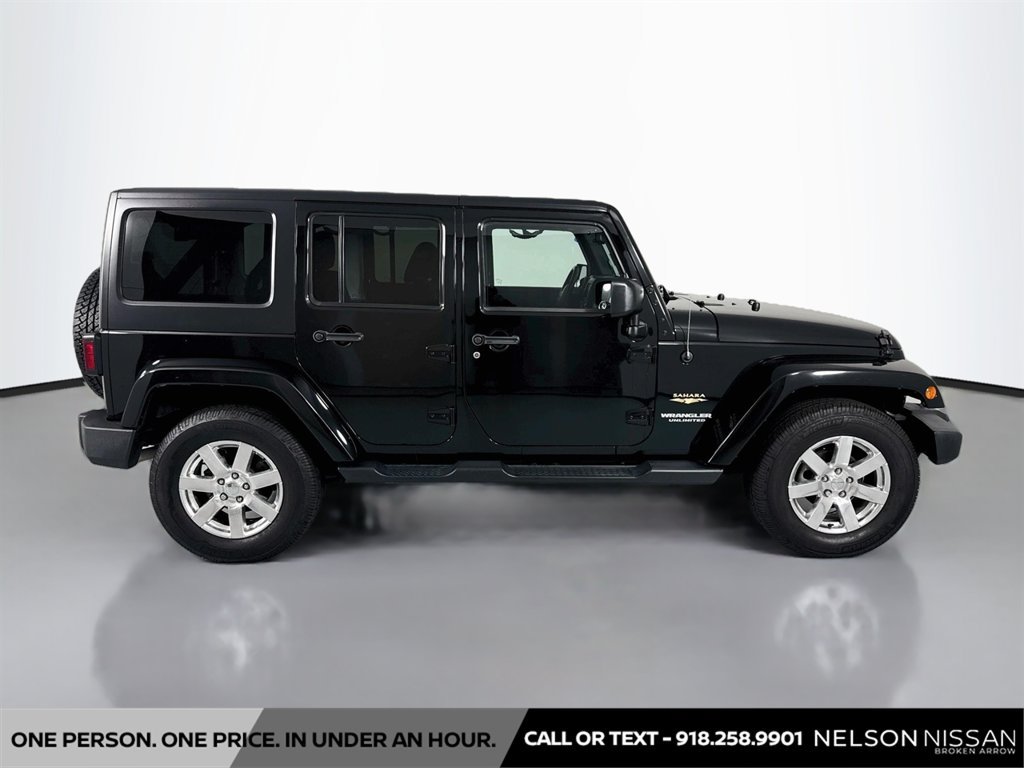 Used 2015 Jeep Wrangler Unlimited Sahara AWD/4WD image 4