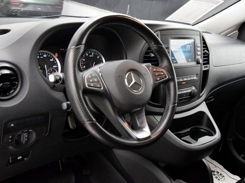 Used 2023 Mercedes-Benz Metris Passenger image 21