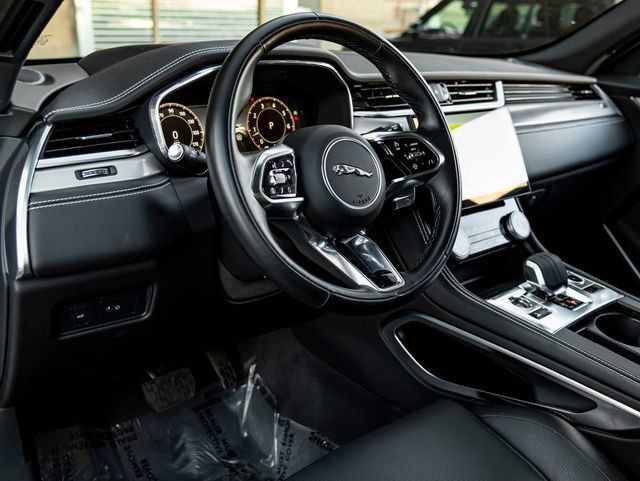 Used 2025 Jaguar F-PACE R-Dynamic S AWD/4WD image 17