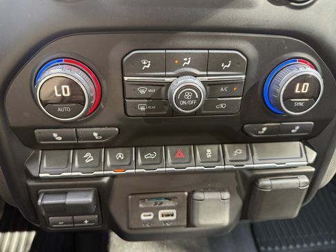 Used 2019 Chevrolet Silverado 1500 LT w/ Texas Edition AWD/4WD image 18
