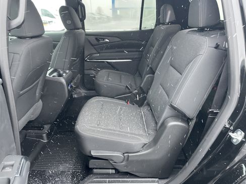 Used 2025 Chevrolet Traverse LT w/ Sun and Wheel Package image 23