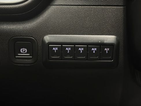 Used 2022 Chevrolet Silverado 3500 LT w/ Convenience Package AWD/4WD image 31