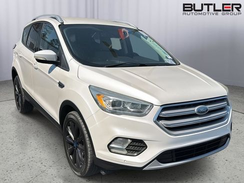 Used 2018 Ford Escape Titanium image 4