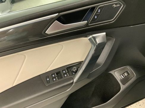 Used 2019 Volkswagen Tiguan SEL Premium image 30