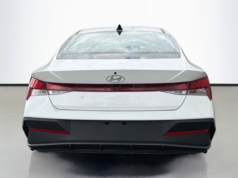 New 2026 Hyundai Elantra SE image 4