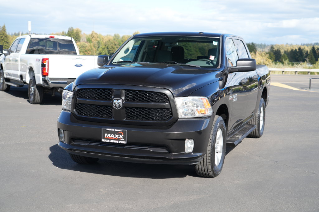 Used 2017 RAM 1500 Express AWD/4WD image 4