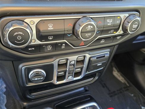 Used 2022 Jeep Gladiator Overland w/ LED Lighting Group image 22