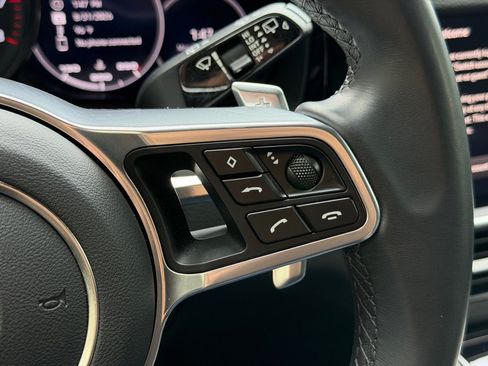 Used 2023 Porsche Cayenne AWD/4WD image 36