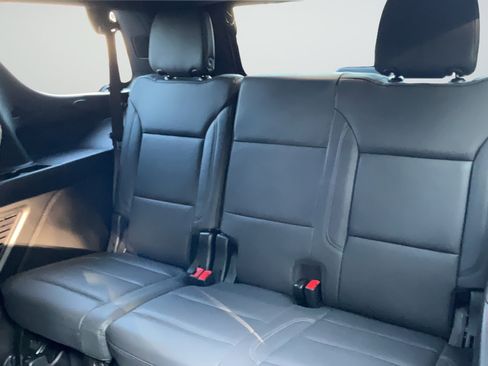 Used 2025 Chevrolet Tahoe LT RWD image 30