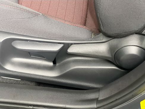 Used 2025 Toyota Corolla SE image 15